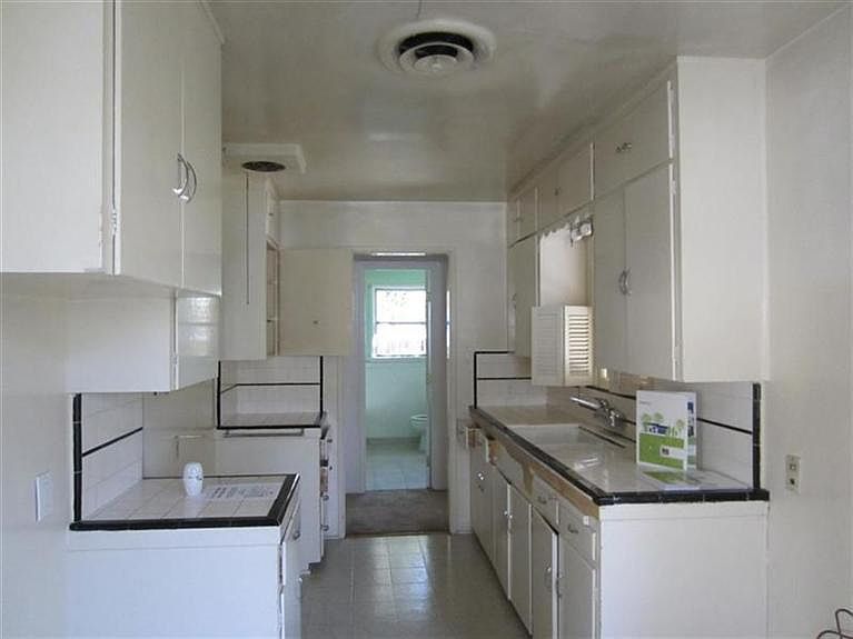 2nd image of 605 Charlana Dr