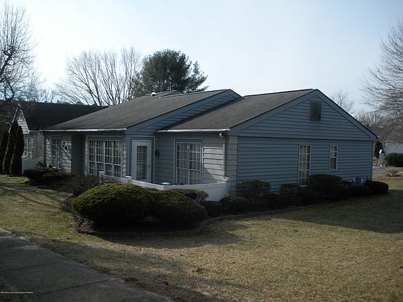2nd image of 610B Devonshire Ln #B