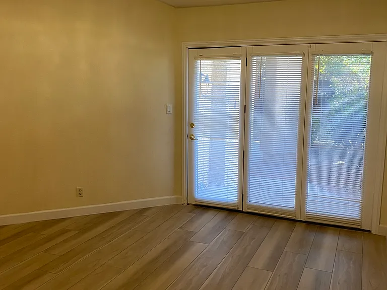 5091 Breakers Ln — Photo 19