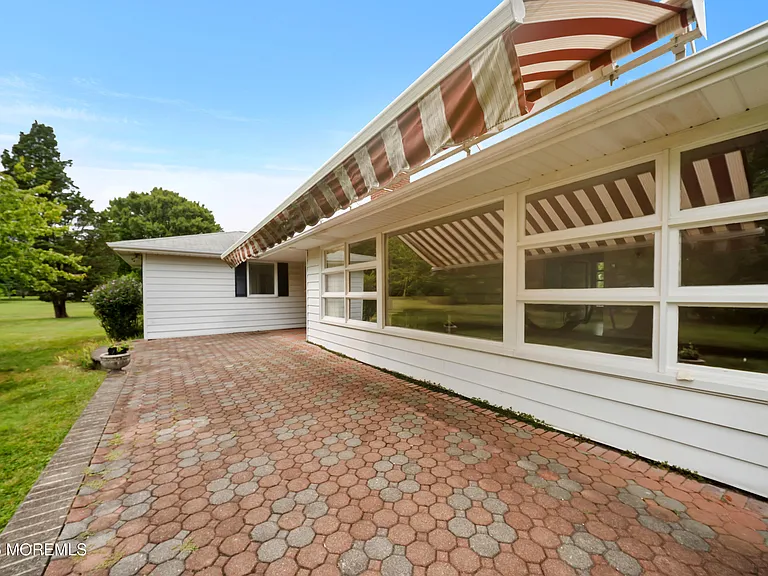 170 Bingham Ave — Photo 31