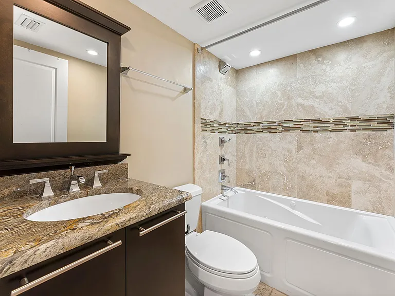 2200 Ocean Dr S #4D — Photo 13