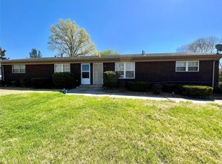 1250 Lakeshore Dr, Belleville, IL 62220