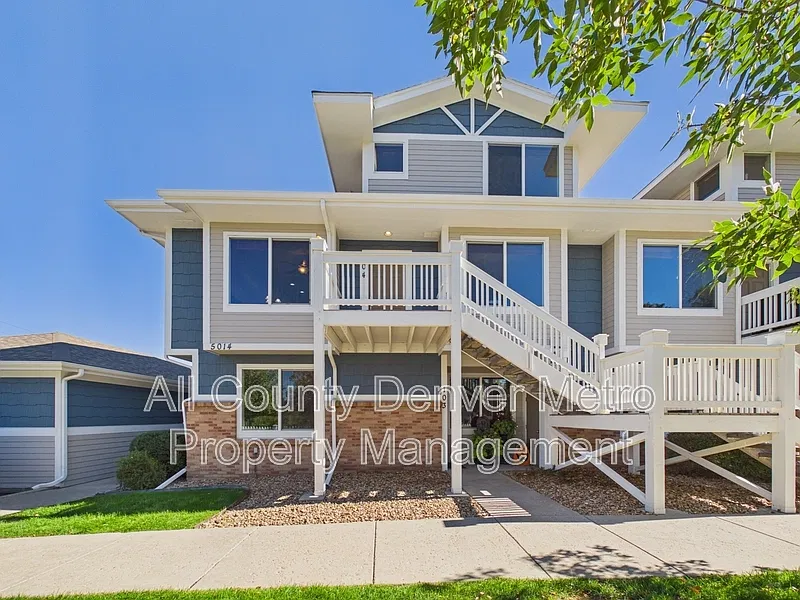 5014 Everett St #204