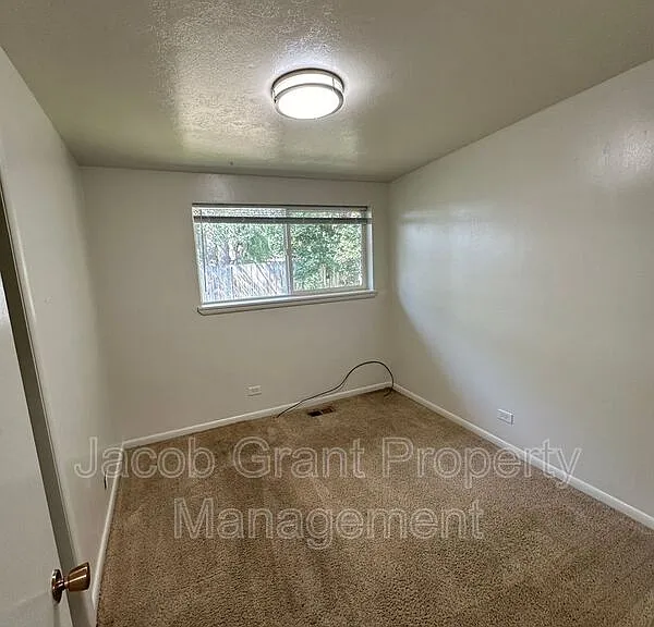 847 Cleveland St — Photo 8