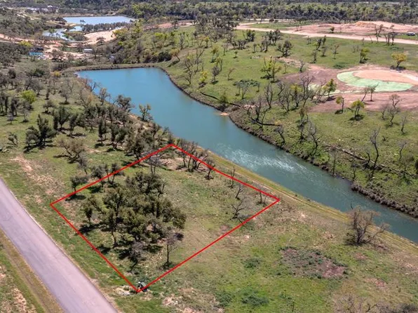 (undisclosed Address), Fredericksburg, TX 78624