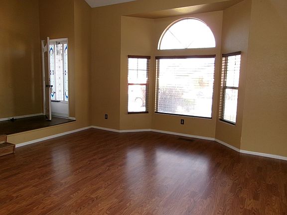 2nd image of 1315 Kendal Ct