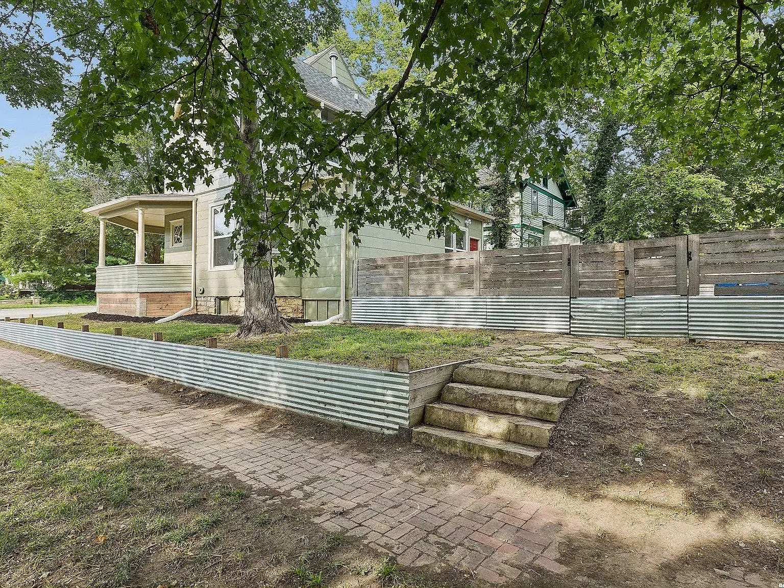 4 bed, 1884 sqft, $3,200 — Photo 3
