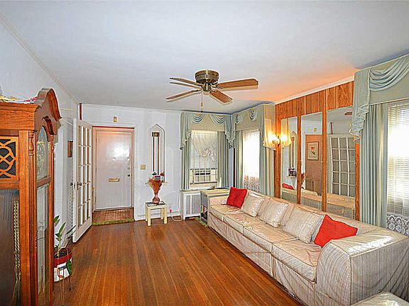 3rd image of 12114 197th St