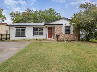 1811 Dennis St, Irving, TX 75062