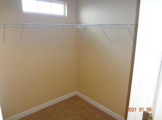 8295 Glade Bank Dr, Manassas, VA 20111