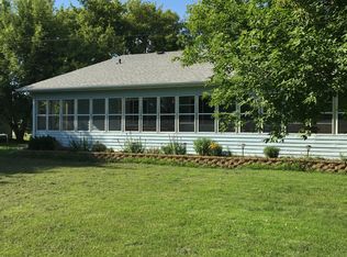 237 3rd St W, Hunter, ND 58048