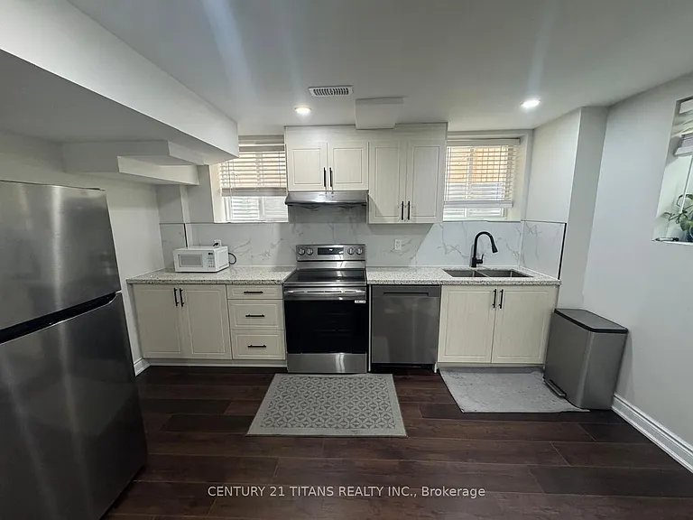 4 Priory Dr #BASEMENT — Photo 5
