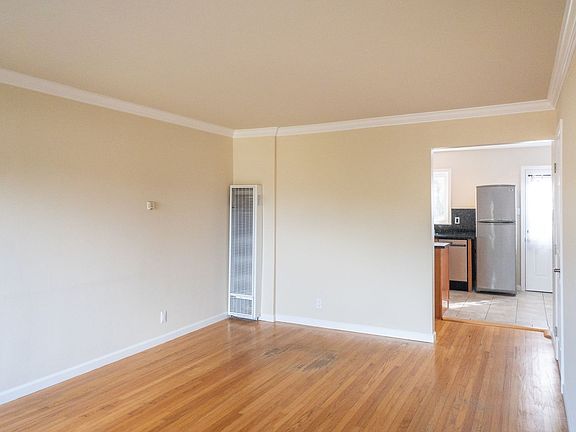 2nd image of 110 Carlotta Cir APT 1