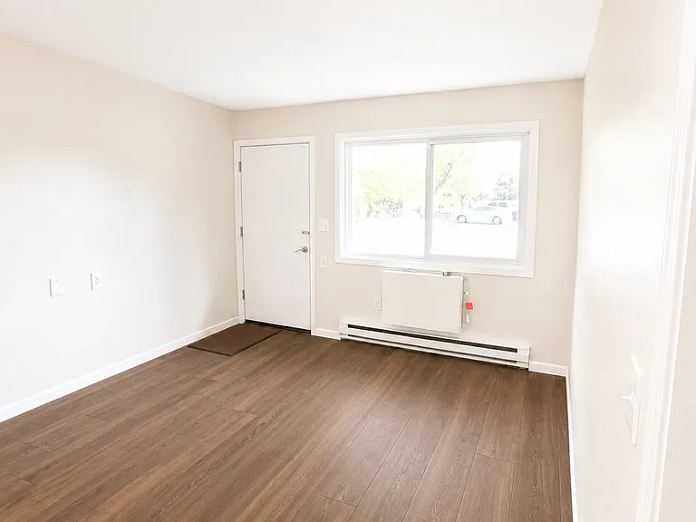 Freedom Ring Apartments — Photo 14