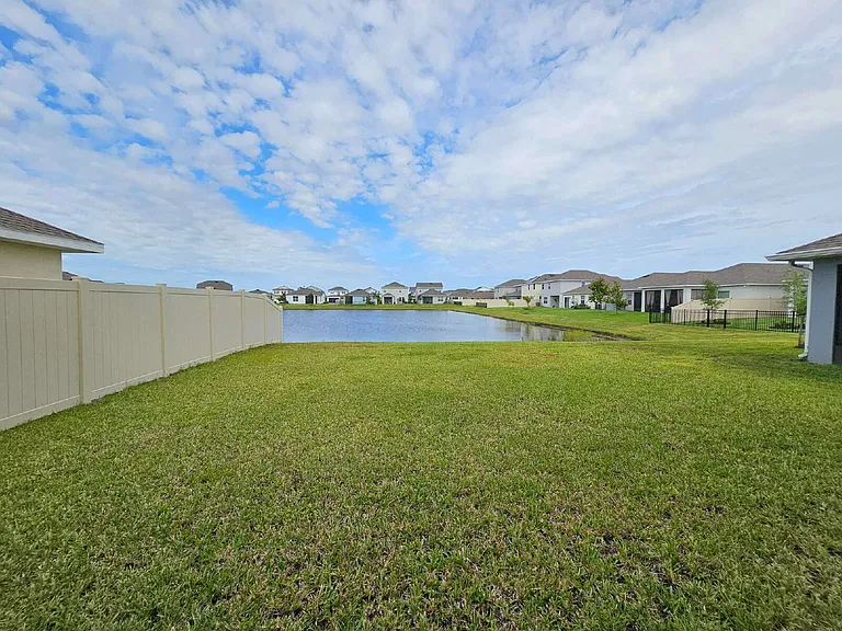 1109 Canfield Cir SE — Photo 31