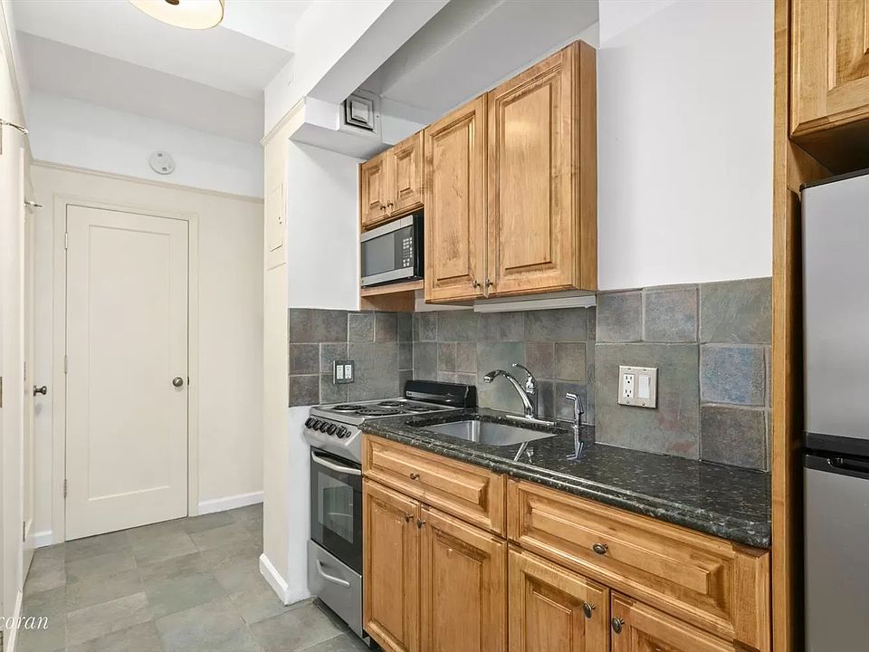 2nd image of 310 Riverside Dr APT 601