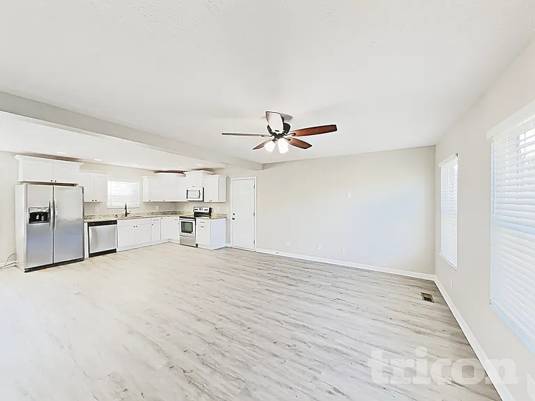 201 Stroud Dr — Photo 3