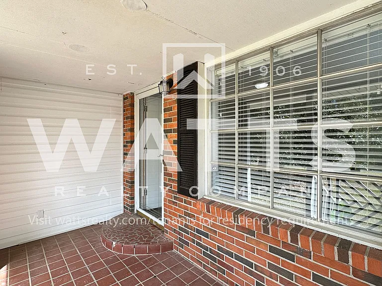 5021 Sutherland Rd — Photo 3