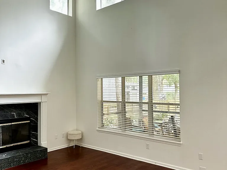 2298 Huckins Ct — Photo 7