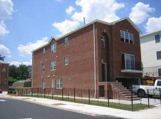 16 Seabury St, Newark, NJ 07104