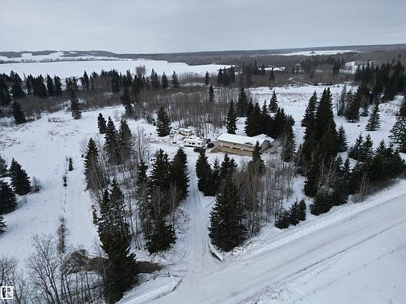 3rd image of 60104 Range Rd #240A