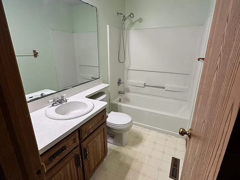 626 Harrison Rd — Photo 11