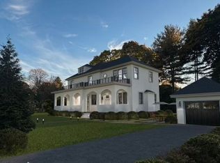 3 Foxcroft Rd, Winchester, MA 01890