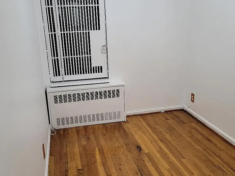 168 Norfolk St #14 — Photo 8
