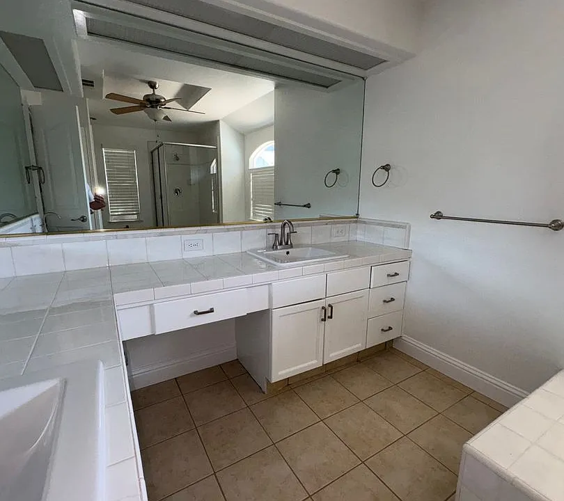 3227 Jasmine Ave