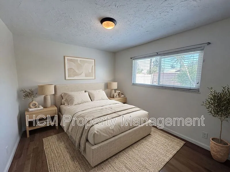 3 bed, 2.0 bath, 1314 sqft, $4,500 — Photo 2