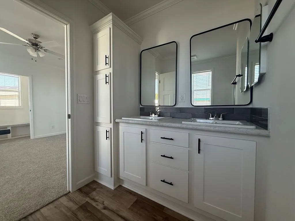 3 bed, 2.0 bath, 1356 sqft, $1,699 — Photo 2