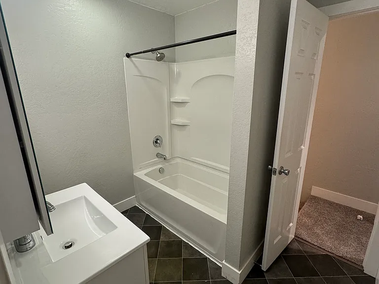 Upstairs full bathroom