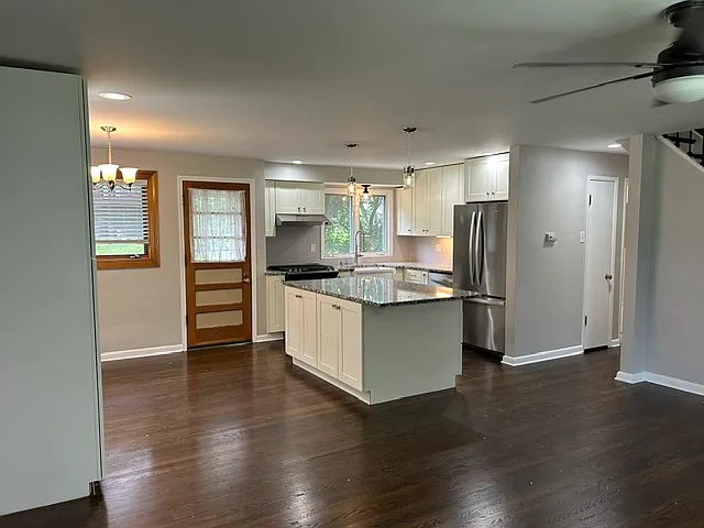 8770 Glenwood Dr — Photo 4