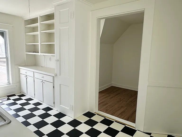 12 Colonial Cir #5 — Photo 8