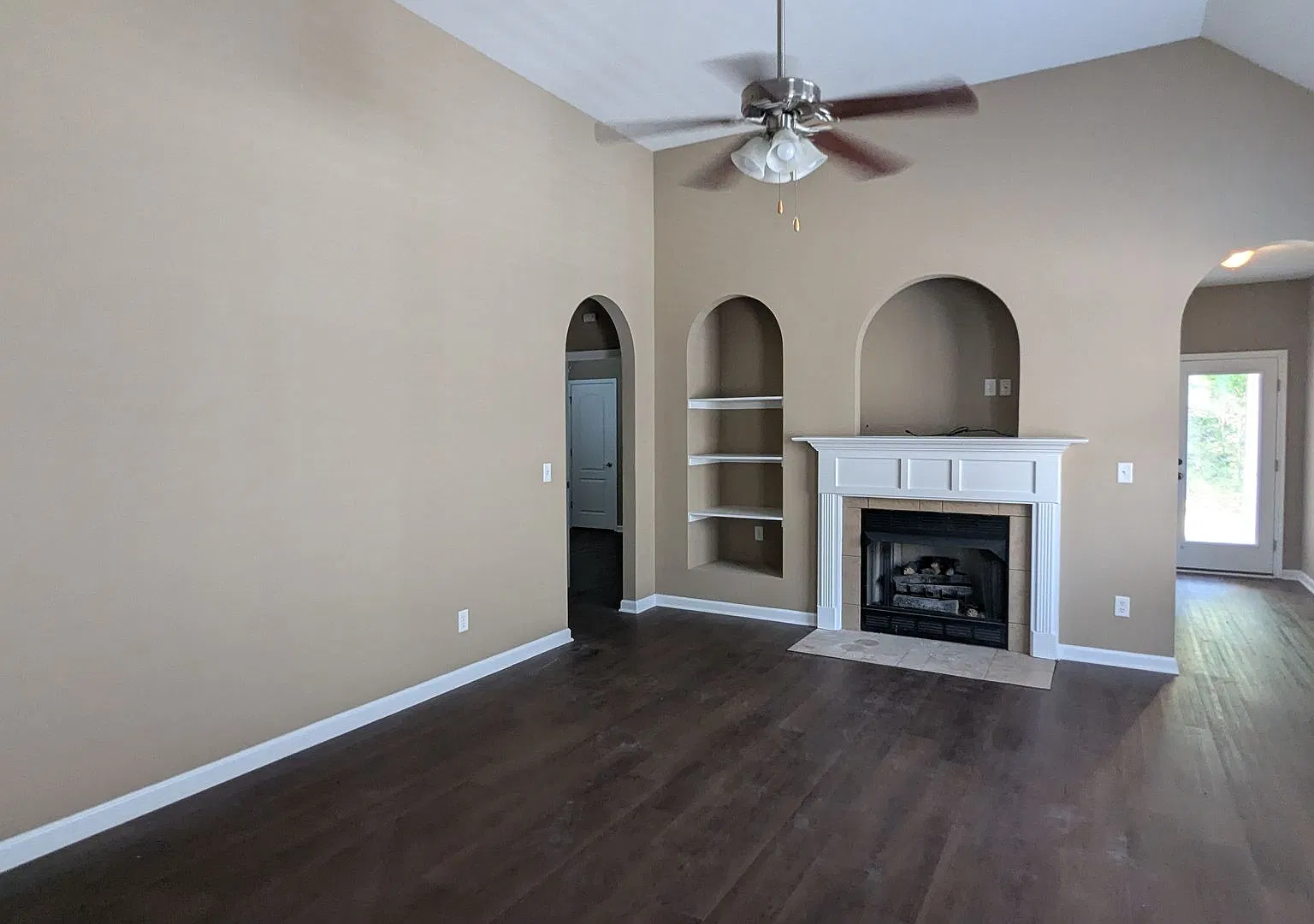 3Br/2BA with Garage, Hard Floors Throughout — Photo 3