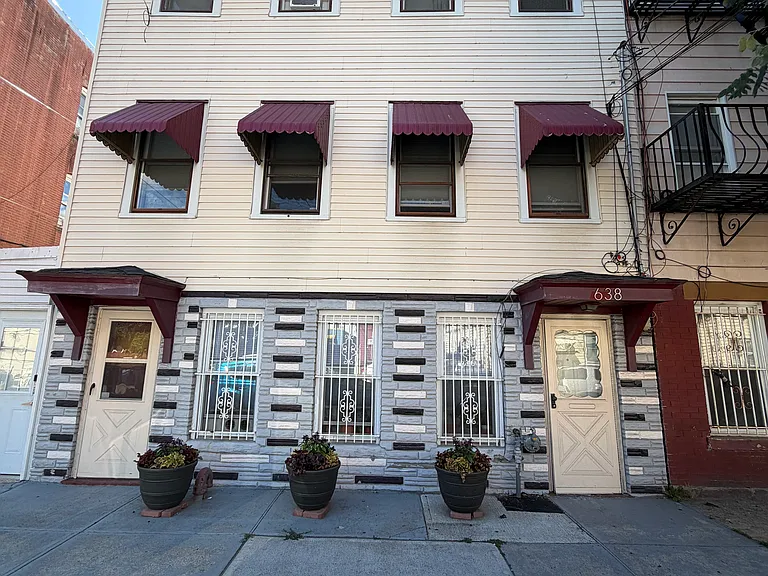 638 N 5th St #4 — Photo 1