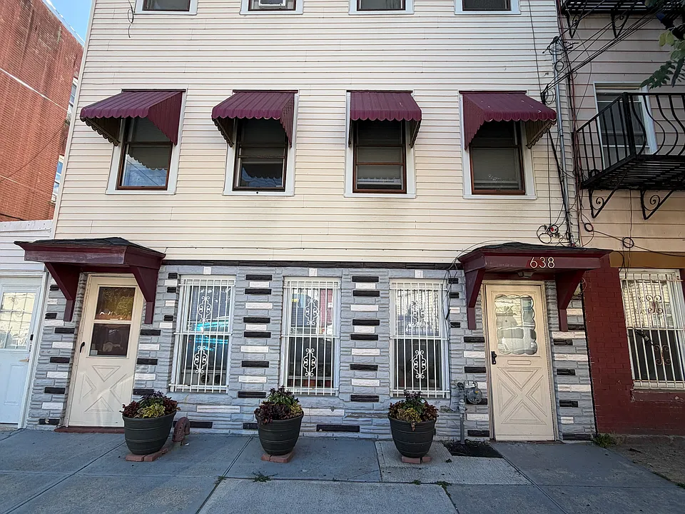 638 N 5th St #4