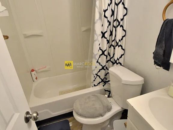 2nd image of 587 Beacon St APT B