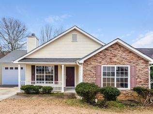 1068 Meadow Glen Cir, Fairburn, GA 30213