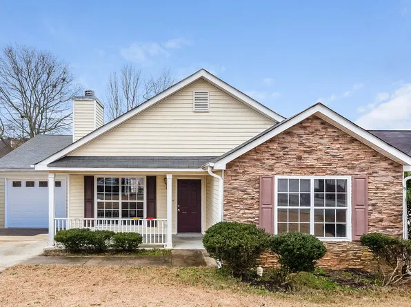 1068 Meadow Glen Cir, Fairburn, GA 30213