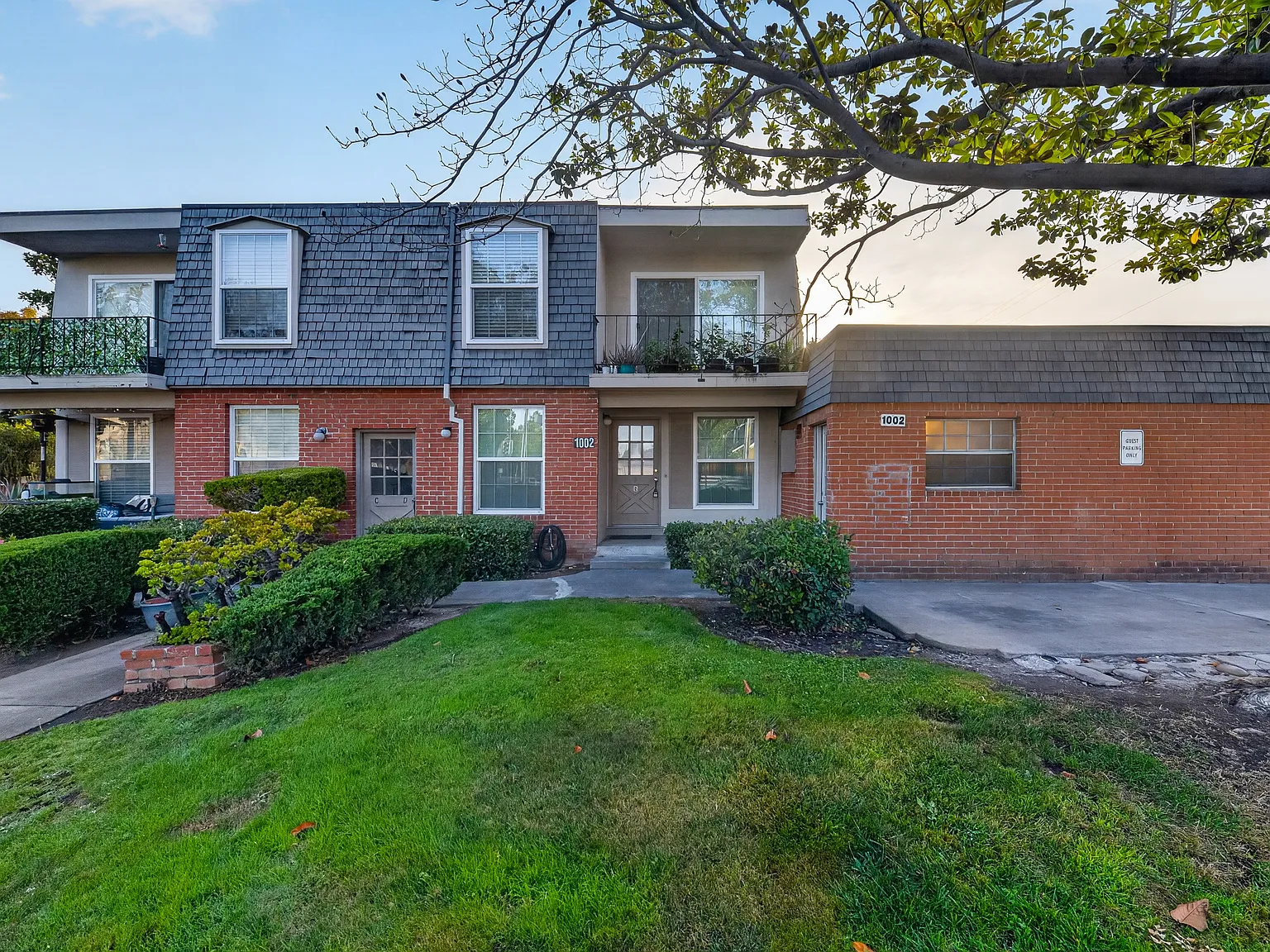 2 bed, 1.0 bath, 950 sqft, $2,850 — Photo 2