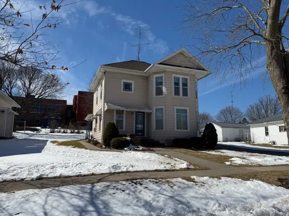 105 Oak St S, Mabel, MN 55954