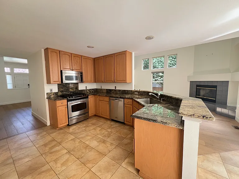 7607 NE 125th St — Photo 9