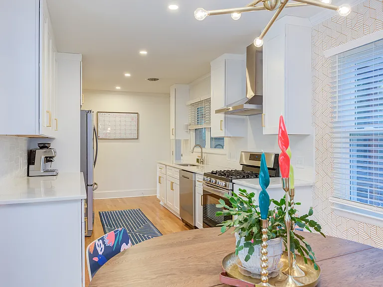 2606 Wade Ave — Photo 12