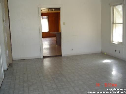 3rd image of 1822 N CENTER