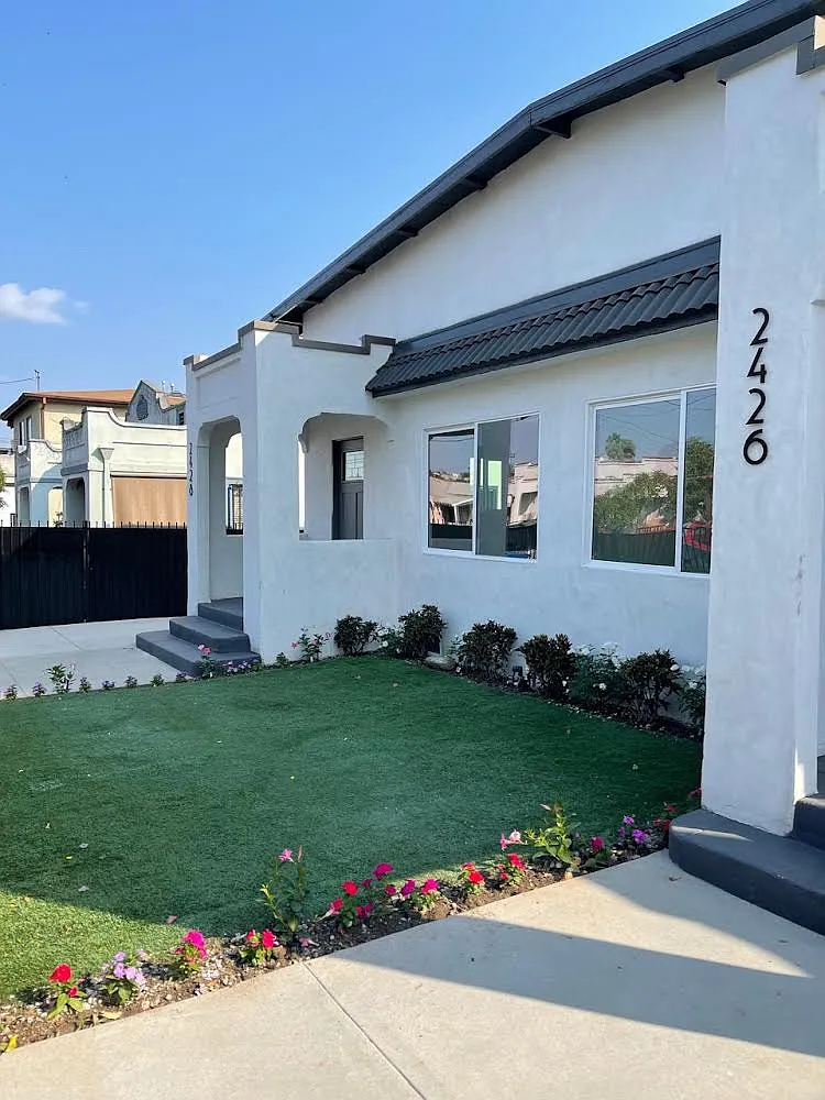 3 bed, 1200 sqft, $3,400 — Photo 1