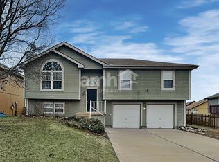 11202 N Lewis Ave, Kansas City, MO 64157