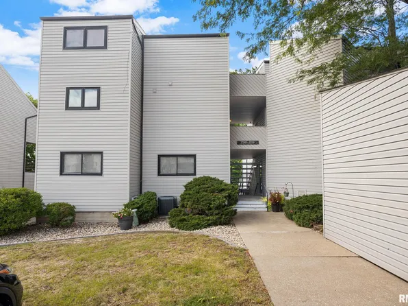 7255 N Lakeside Ct #28, Peoria, IL 61614