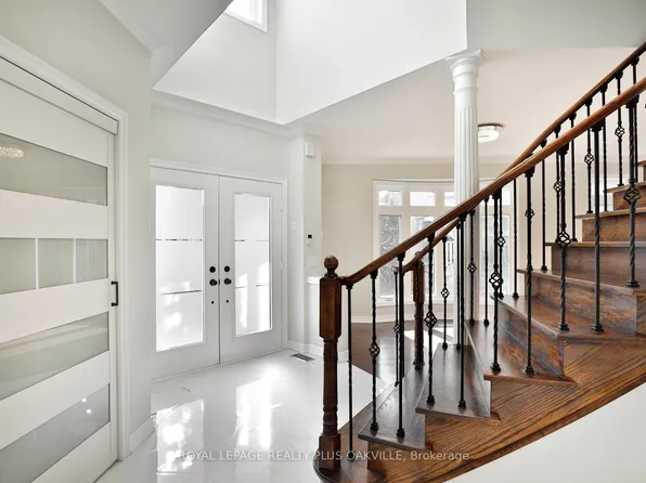 1548 Bayshire Dr, Oakville, ON L6H 6L8