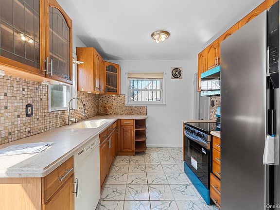 3rd image of 7 Everett Street